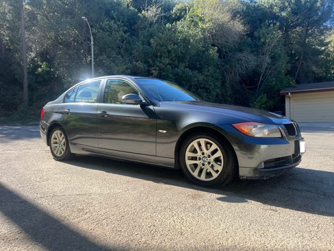 Used 2006 BMW 325i Sedan image 5