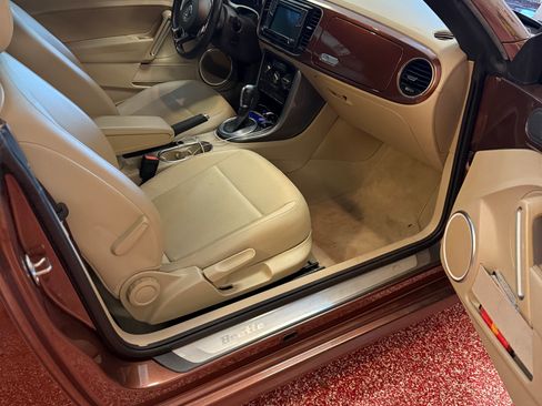 Used 2017 Volkswagen Beetle 1.8T SE image 2