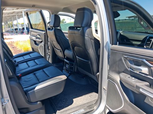 Used 2022 RAM 1500 Laramie AWD/4WD image 13
