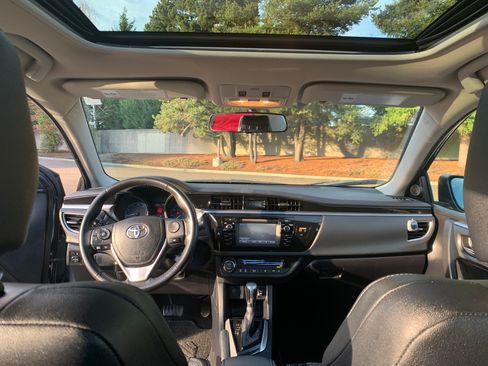 Used 2016 Toyota Corolla S image 14