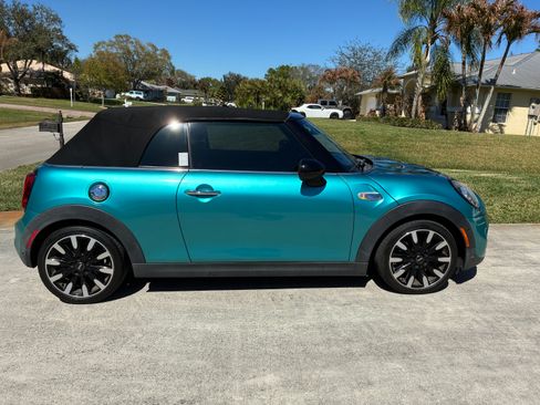 Used 2019 MINI Cooper S w/ Premium Package image 8
