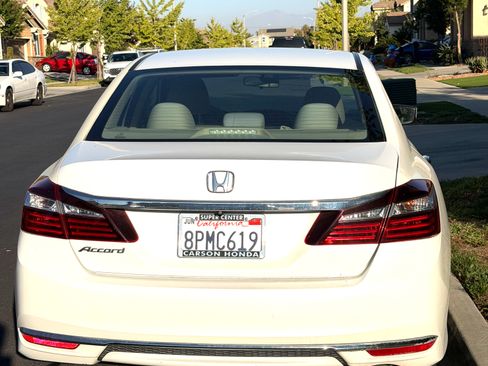 Used 2017 Honda Accord LX image 5
