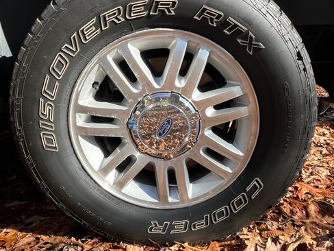 Used 2010 Ford F150 Lariat image 26