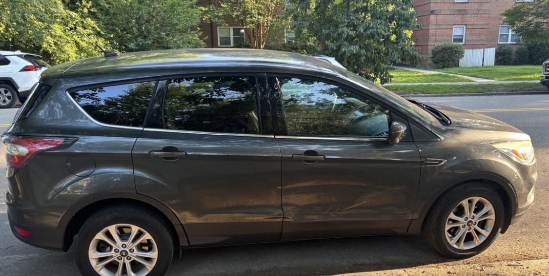 Used 2017 Ford Escape SE FWD image 4