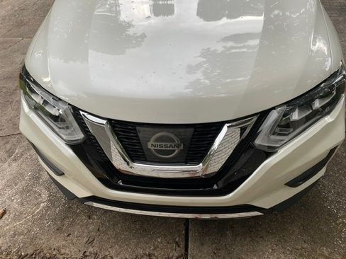 Used 2017 Nissan Rogue SL w/ SL Premium Package FWD image 4