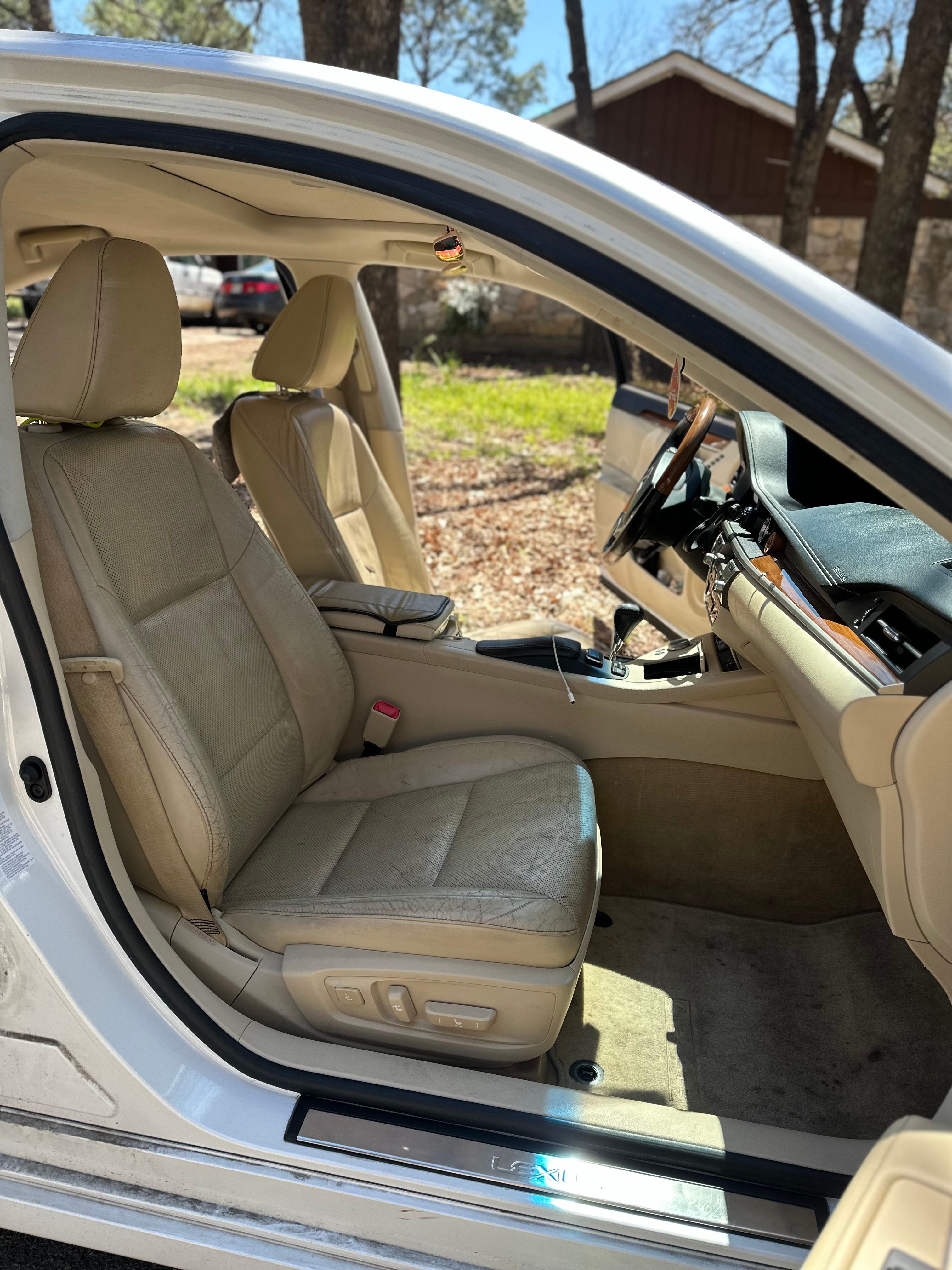 Used 2013 Lexus ES 300h w/ Luxury Pkg FWD image 13