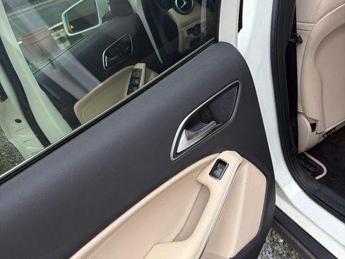 Used 2017 Mercedes-Benz GLA 250 image 9