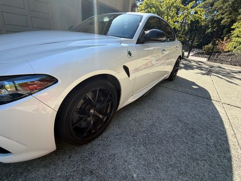 Used 2020 Alfa Romeo Giulia Quadrifoglio RWD image 2