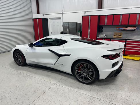 Used 2024 Chevrolet Corvette Z06 w/ Stealth Interior Trim Package image 5