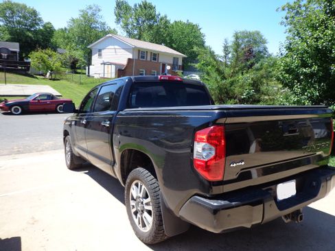 Used 2020 Toyota Tundra Platinum AWD/4WD image 9