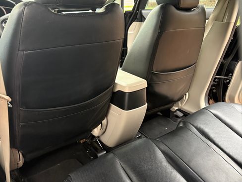 Used 2011 MAZDA CX-7 i SV FWD image 6