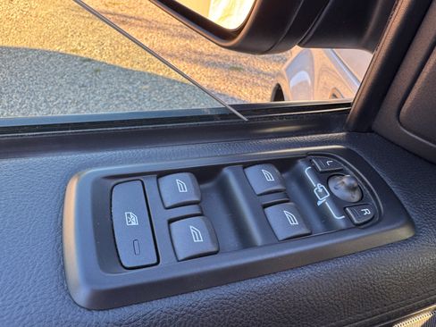 Used 2010 Land Rover Range Rover Sport Supercharged image 17