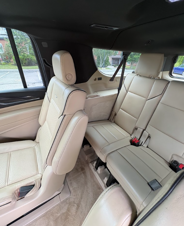 Used 2023 Cadillac Escalade ESV Premium Luxury w/ LPO, Radiant Package AWD/4WD image 17