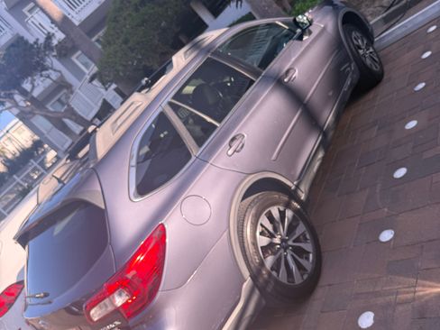 Used 2016 Subaru Outback 2.5i Limited image 2