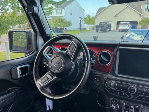 Used 2021 Jeep Wrangler Unlimited Rubicon AWD/4WD image 4