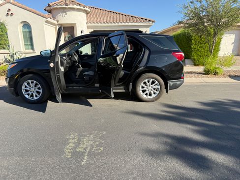 Used 2019 Chevrolet Equinox LS FWD image 15