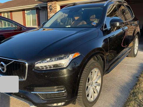 Used 2016 Volvo XC90 T6 Momentum w/ Momentum Plus Package image 2