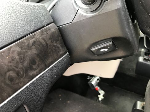 Used 2012 Dodge Grand Caravan SXT image 12