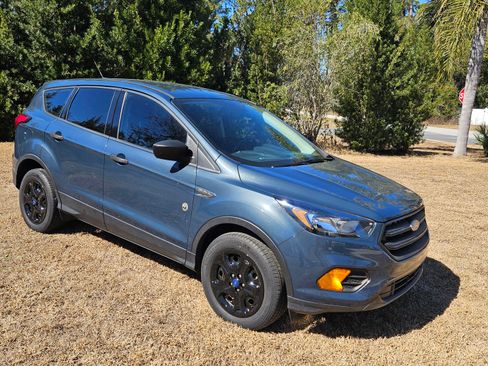 Used 2019 Ford Escape S image 1
