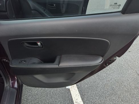 Used 2009 Hyundai Elantra SE FWD image 12