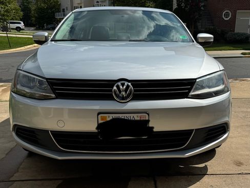Used 2013 Volkswagen Jetta SE FWD image 5