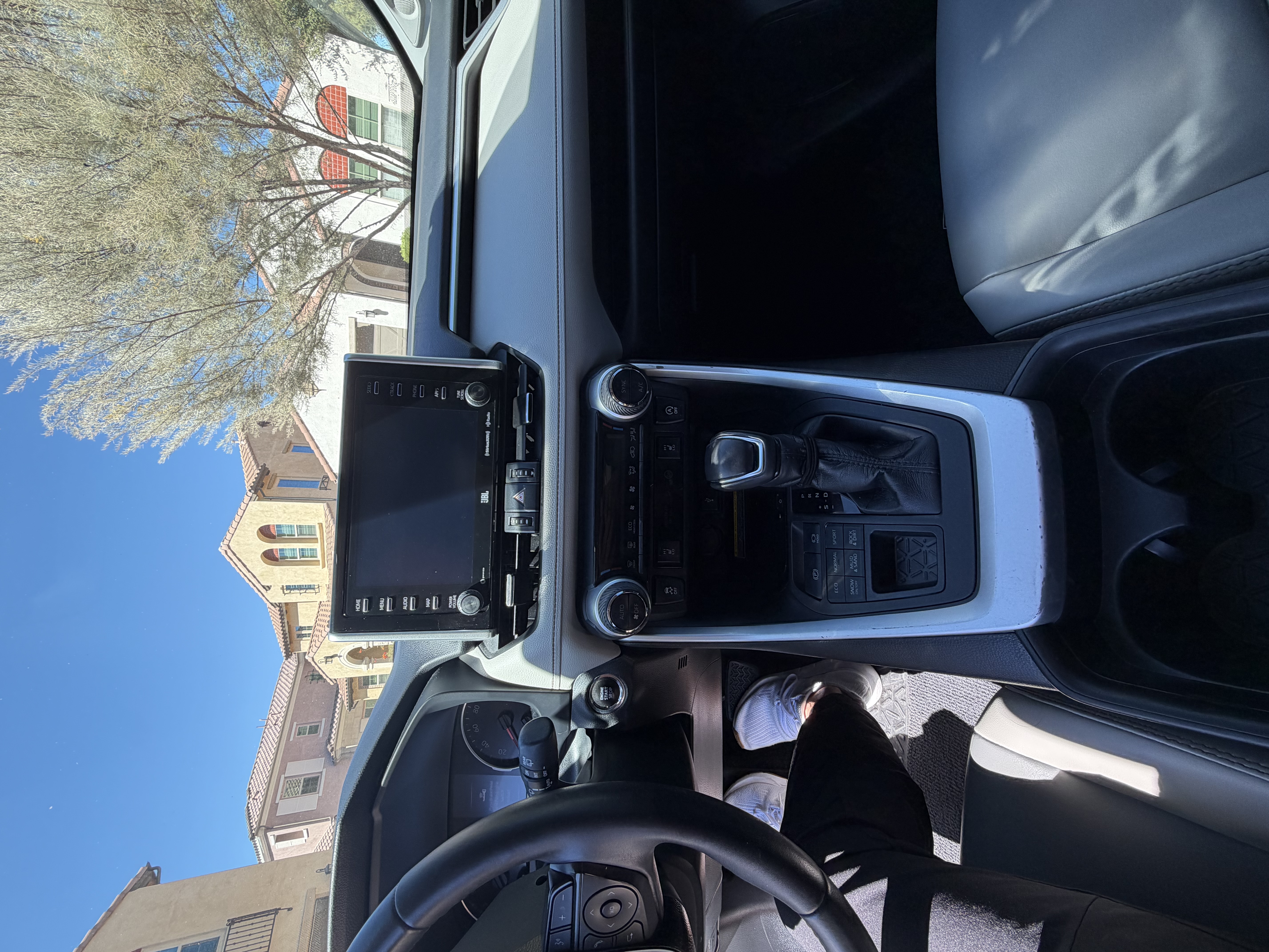 Used 2021 Toyota RAV4 XLE Premium AWD/4WD image 9