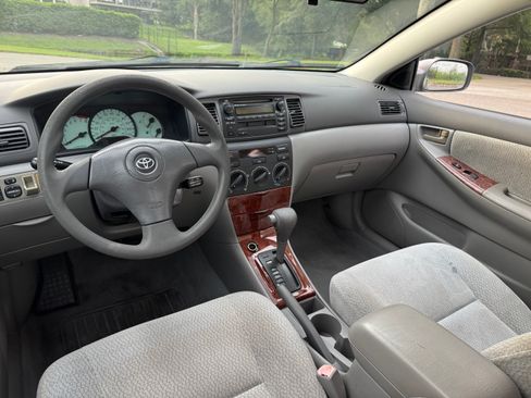 Used 2004 Toyota Corolla LE FWD image 13
