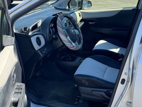 Used 2012 Toyota Yaris LE image 12