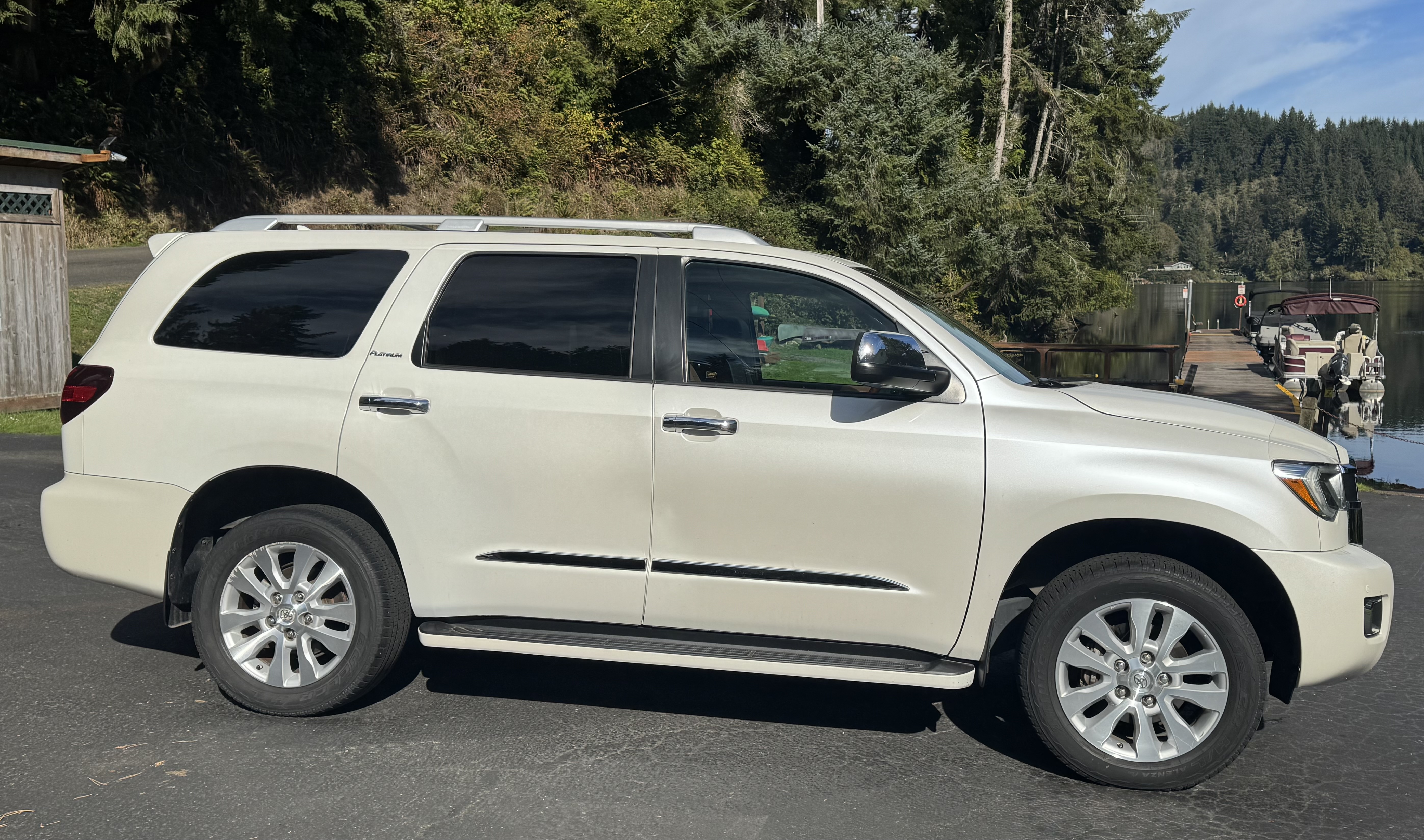 Used 2018 Toyota Sequoia Platinum AWD/4WD image 2