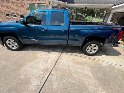 Used 2017 Chevrolet Silverado 1500 LT w/ All Star Edition image 12