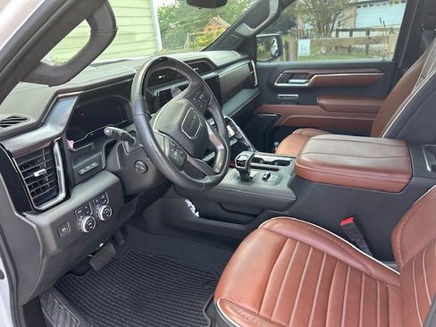 Used 2024 GMC Sierra 1500 Denali Ultimate image 5