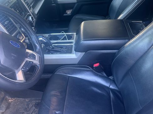 Used 2017 Ford F150 Lariat w/ Equipment Group 502A Luxury image 10