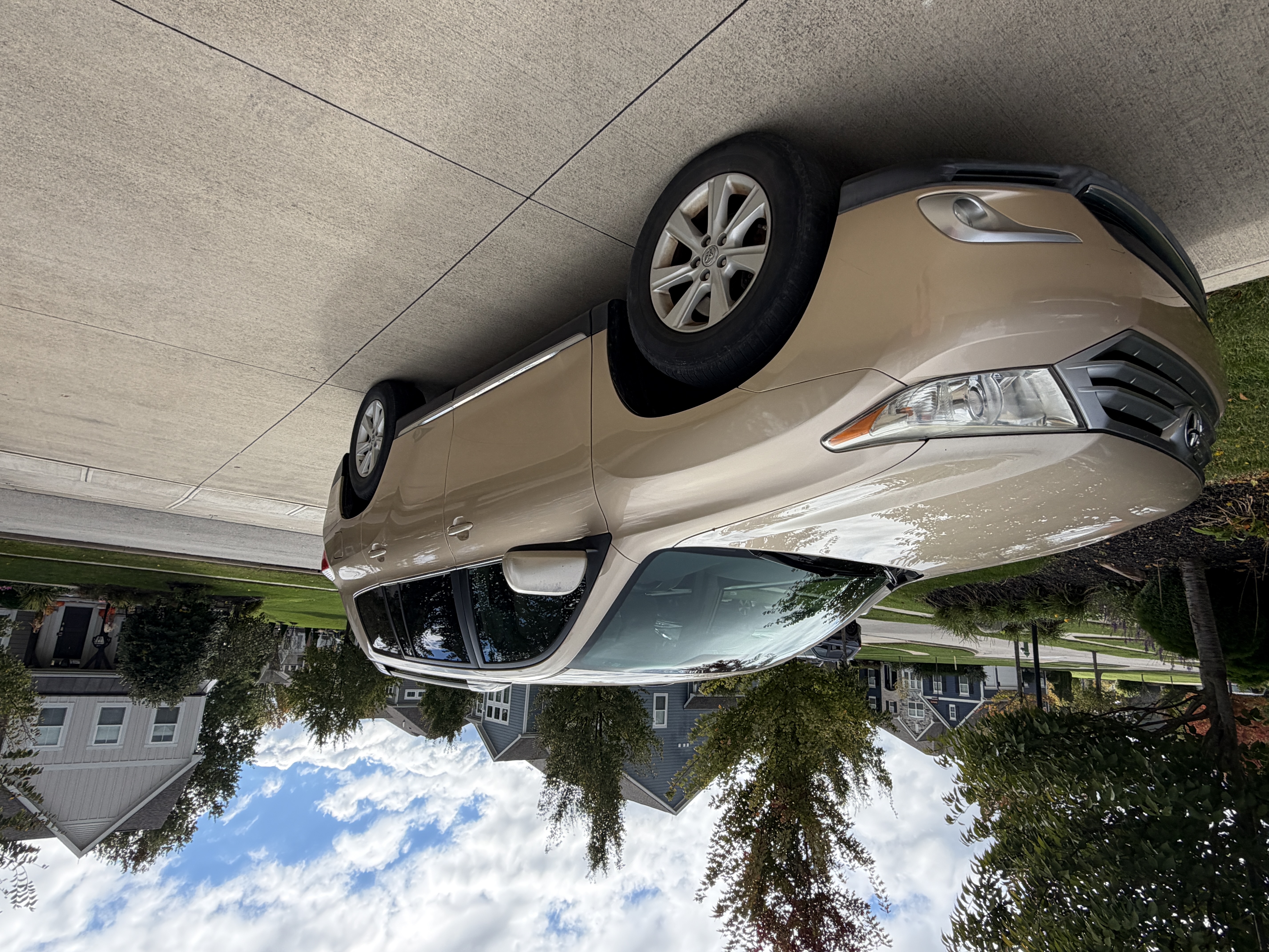 Used 2011 Toyota Highlander 4WD w/ Tech Pkg image 4