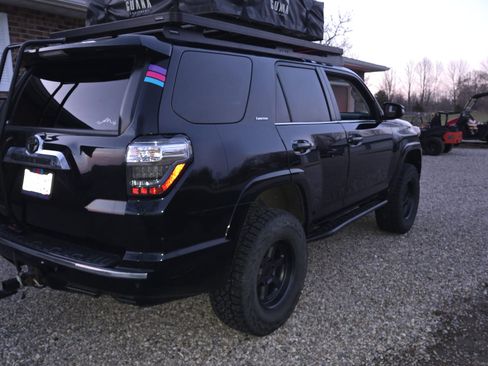 Used 2016 Toyota 4Runner Limited image 5