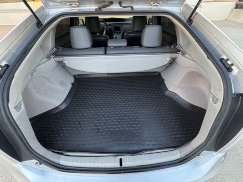 Used 2010 Toyota Prius Four image 11