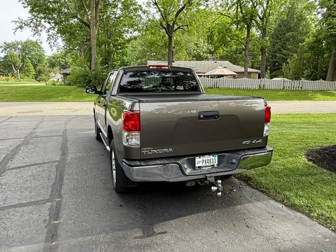 Used 2012 Toyota Tundra 4x4 CrewMax w/ SR5 Pkg image 6