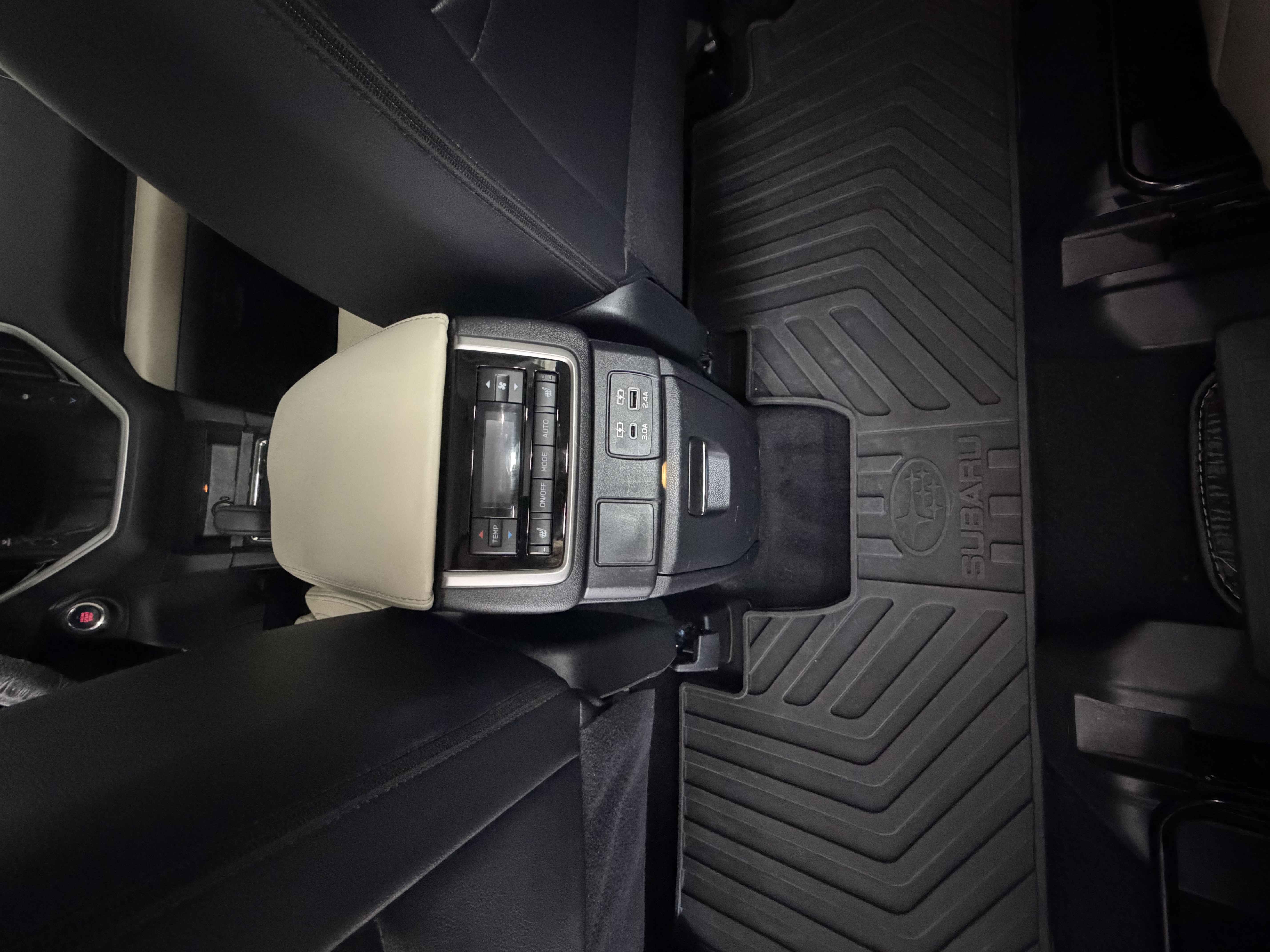 Used 2024 Subaru Ascent Limited w/ Technology Package AWD/4WD image 14