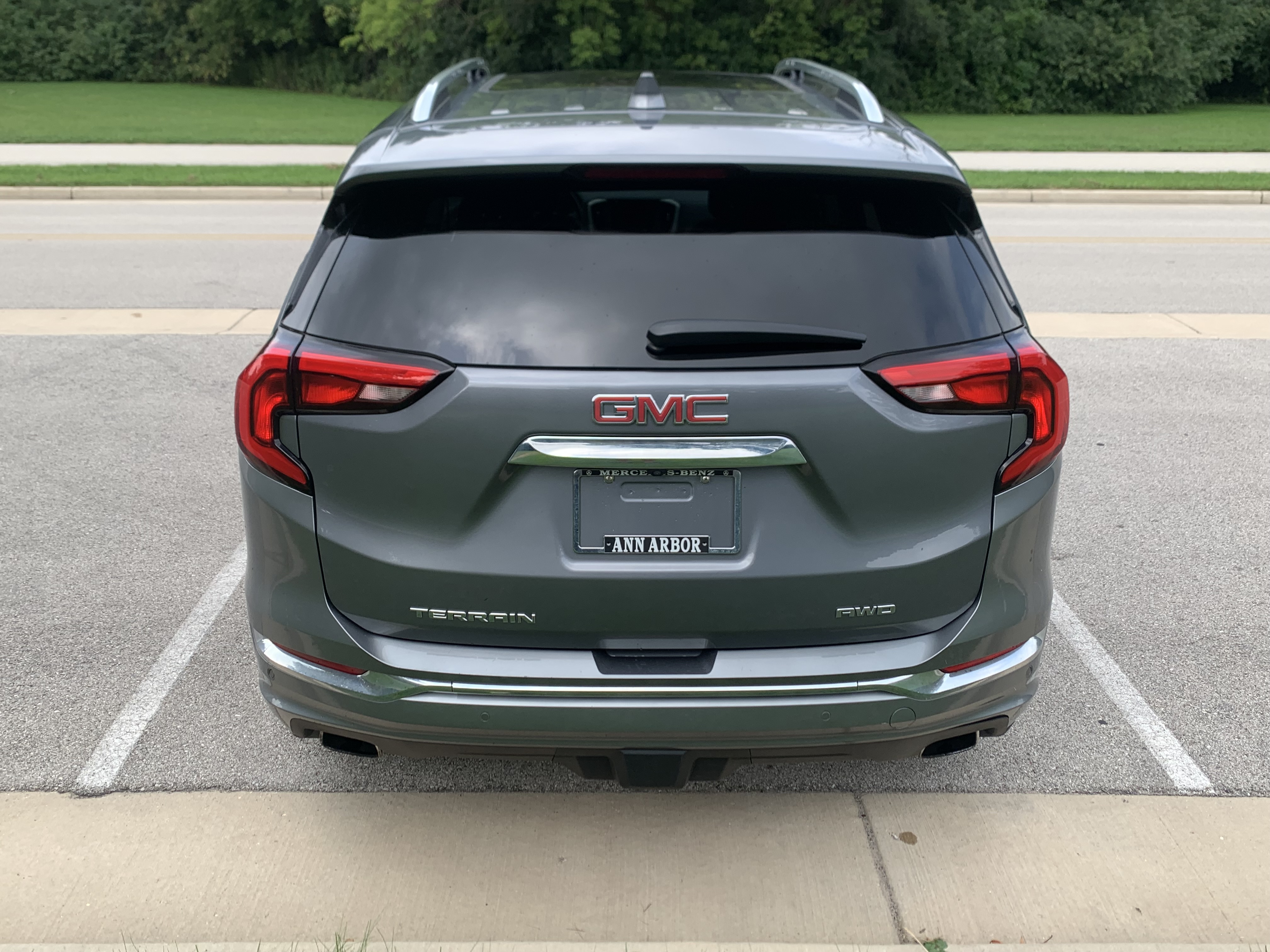 Used 2019 GMC Terrain Denali w/ GMC Pro Grade Package AWD/4WD image 5