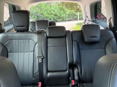 Used 2015 Mercedes-Benz GL 450 4MATIC image 8