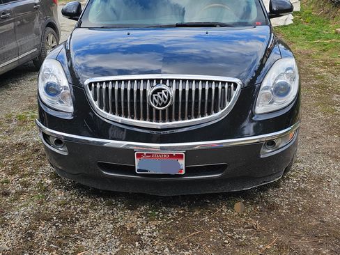 Used 2010 Buick Enclave CXL image 1