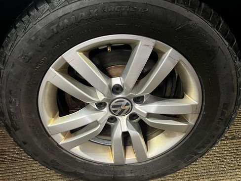 Used 2016 Volkswagen Tiguan R-Line image 9