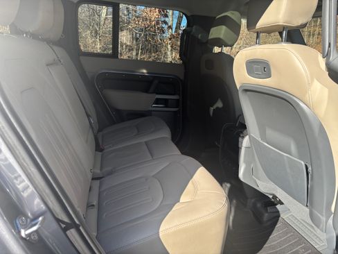 Used 2021 Land Rover Defender 110 SE image 15