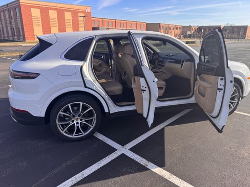 Used 2021 Porsche Cayenne image 13