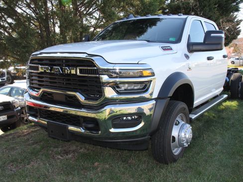 Used 2025 RAM 5500 Tradesman image 2