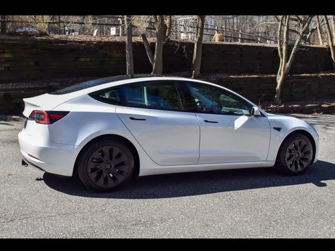 Used 2023 Tesla Model 3 Standard Range RWD image 11