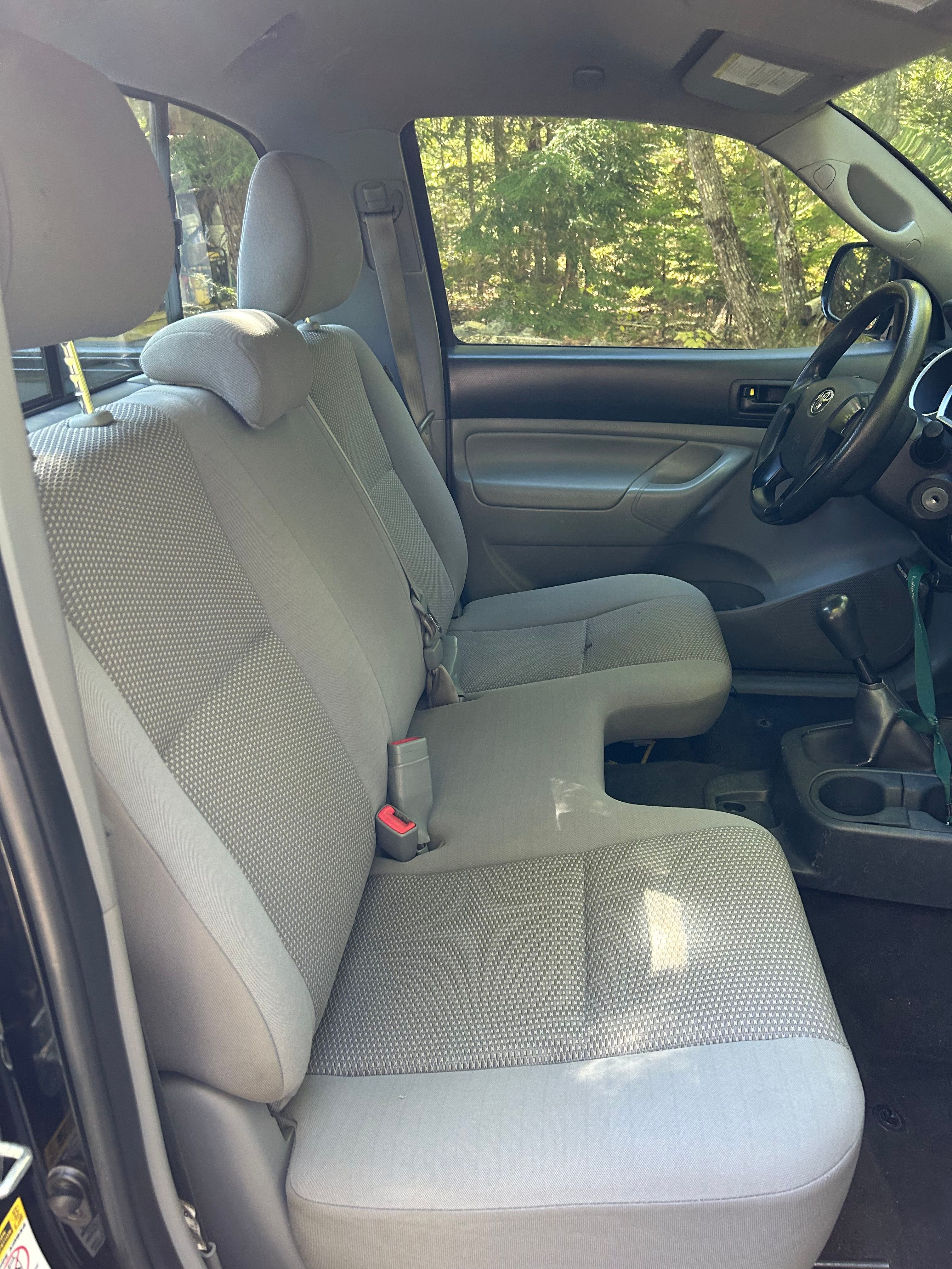 Used 2012 Toyota Tacoma 2WD Regular Cab image 6