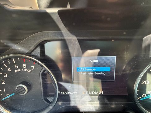 Used 2015 Ford F150 Lariat w/ Equipment Group 502A Luxury image 9