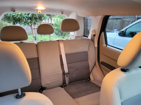 Used 2008 Ford Escape 2WD Hybrid image 10