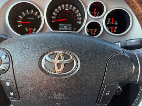 Used 2013 Toyota Tundra Platinum image 22