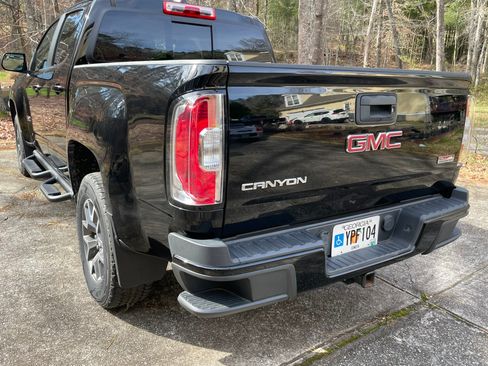 Used 2016 GMC Canyon SLE w/ All Terrain Package image 10